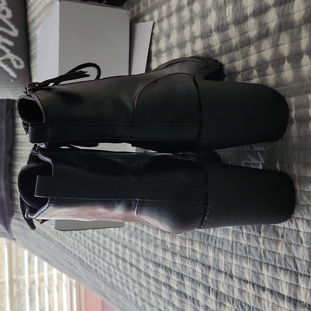 Boots - Picture 6 of 8